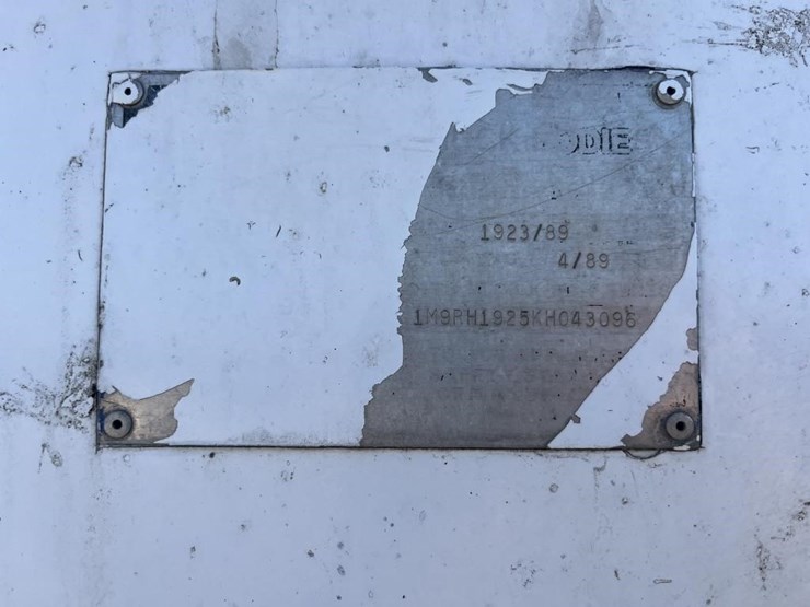 l2---1989-mickey-beverage-trailer-image-9