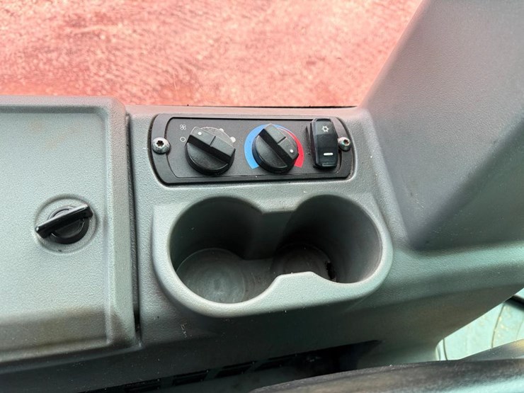 caterpillar-d5k2-lgp-image-49