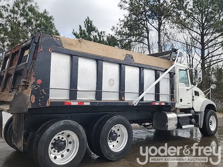 2011-mack-gu713-image-12