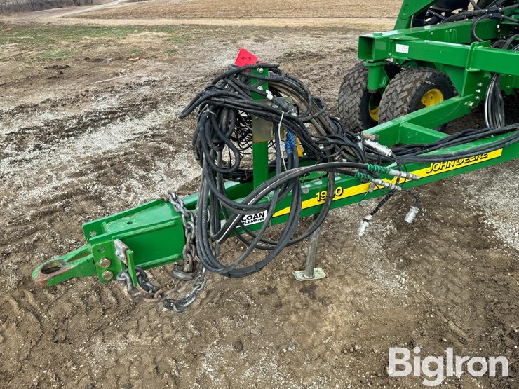 2011-john-deere-1990-image-9