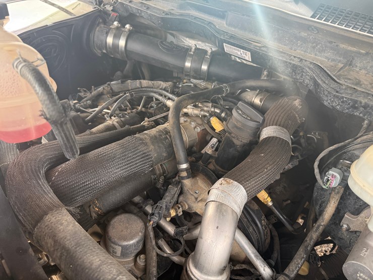 2015-dodge-1500-image-25