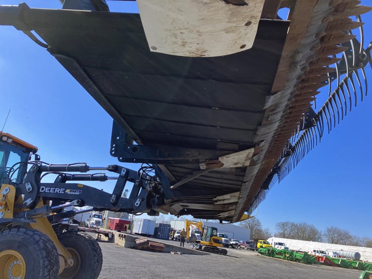 new-holland-84c-image-25