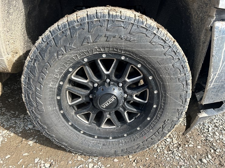 2018-chevrolet-2500-image-65