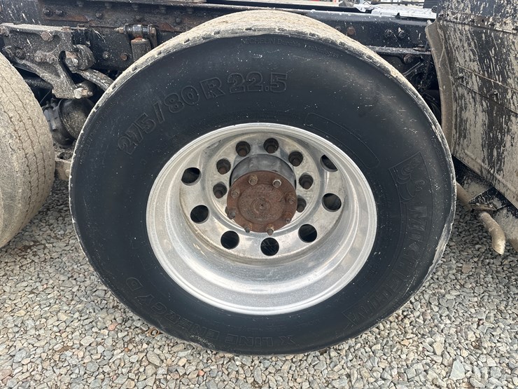 2020-kenworth-t680-image-90