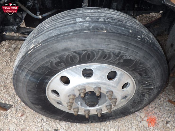 2022-kenworth-t680-image-22