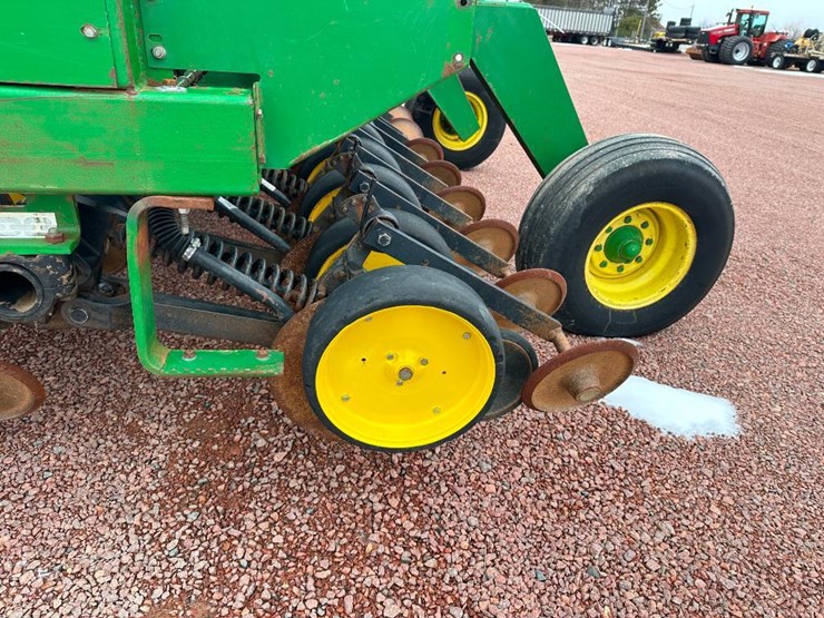 john-deere-750-image-33