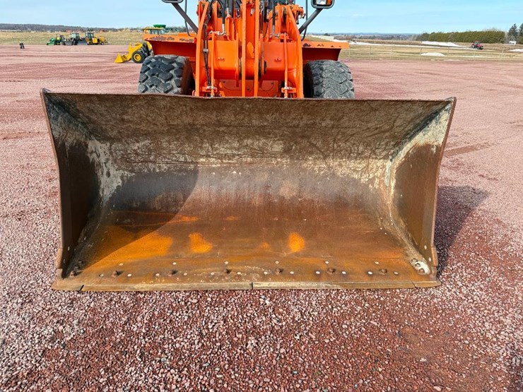 2017-doosan-dl220-5-image-33