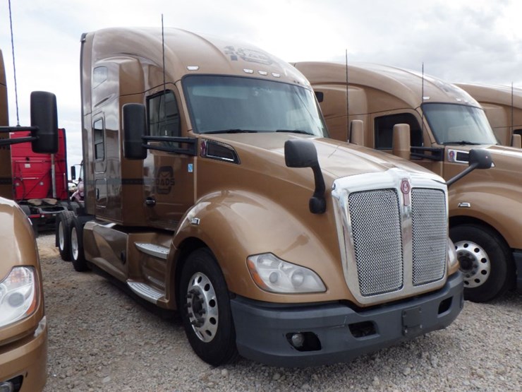 2022-kenworth-t680-image-3