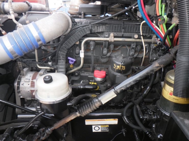 2018-peterbilt-579-image-21