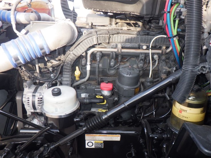 2018-peterbilt-579-image-18