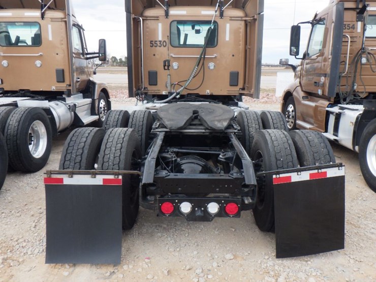 2023-kenworth-t680-image-8