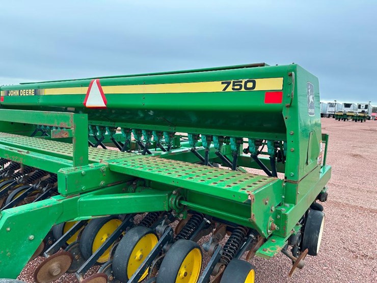 john-deere-750-image-27