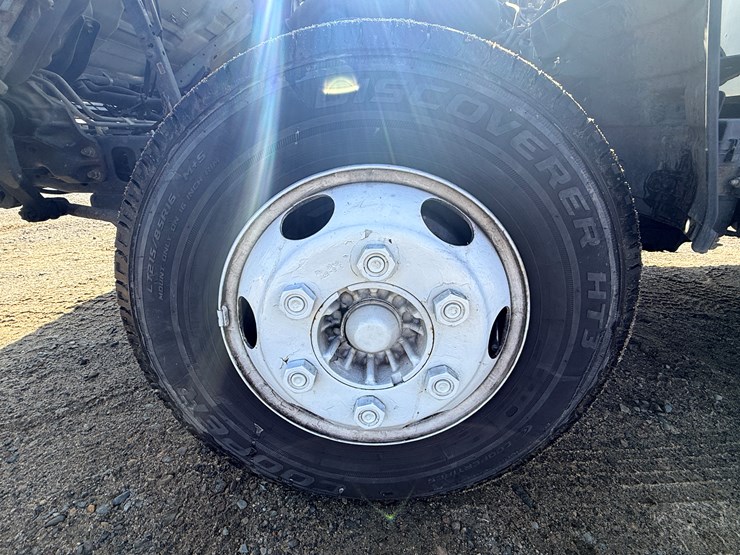 2004-isuzu-npr-image-62