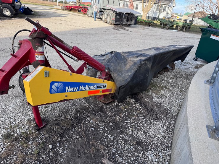 new-holland-h6750-image-1