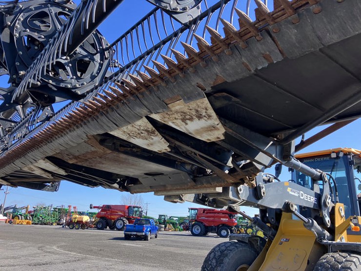 new-holland-84c-image-23