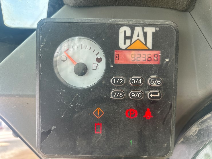 caterpillar-226d-image-41