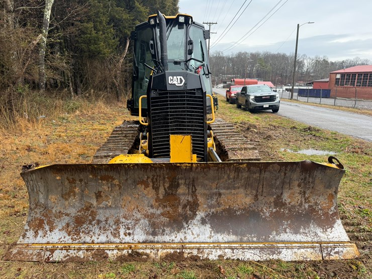 2023-caterpillar-d1-image-8