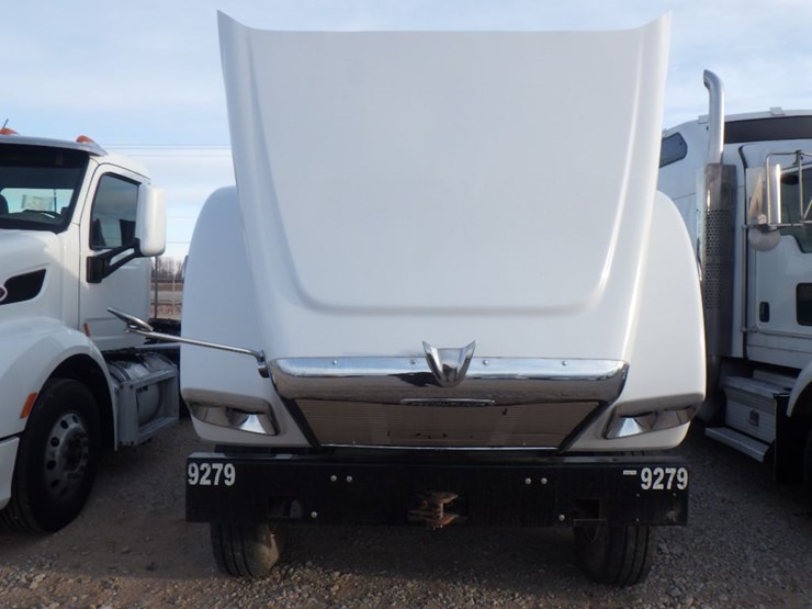 2014-freightliner-coronado-image-23