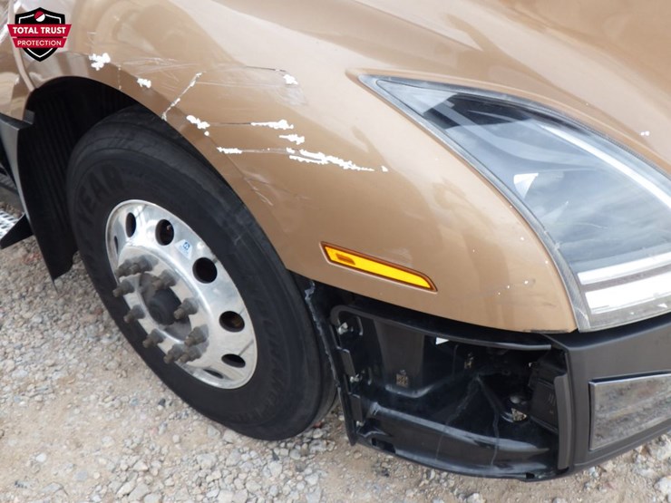 2022-volvo-vnl-300-image-6