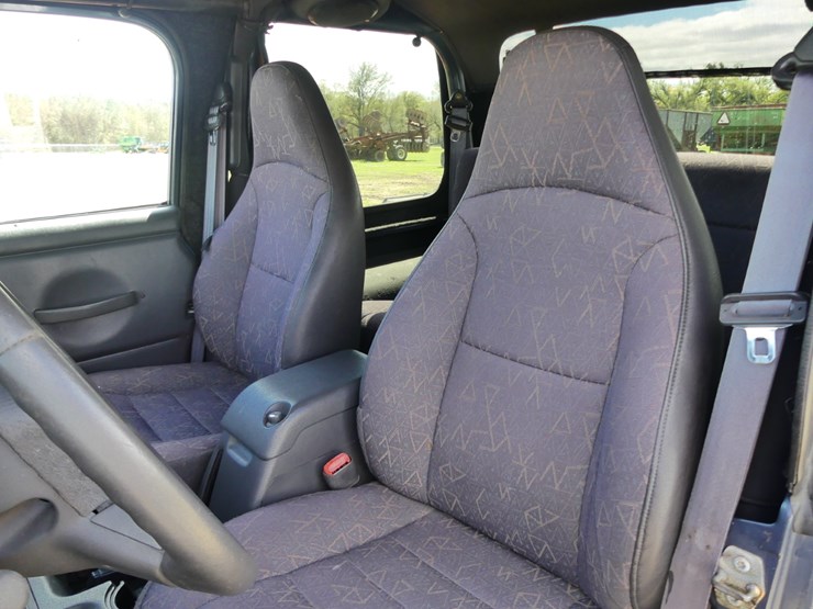 2002-jeep-wrangler-image-9