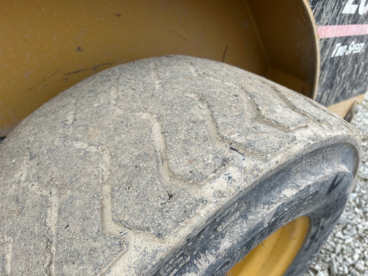 caterpillar-252b-image-43