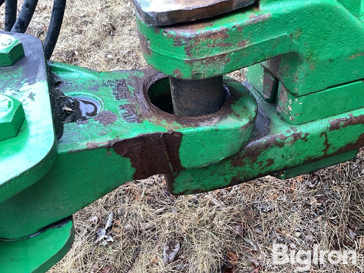 john-deere-2310-image-10
