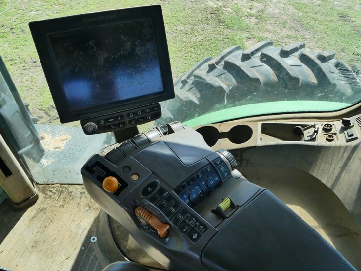 john-deere-8320r-image-12