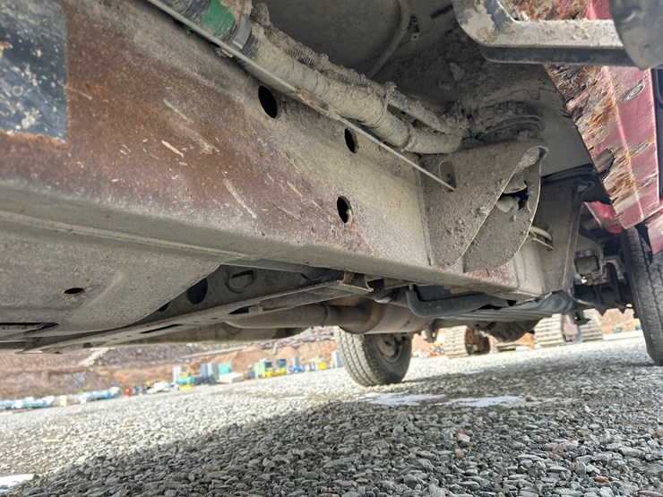 2012-chevrolet-silverado-2500-lt-image-32