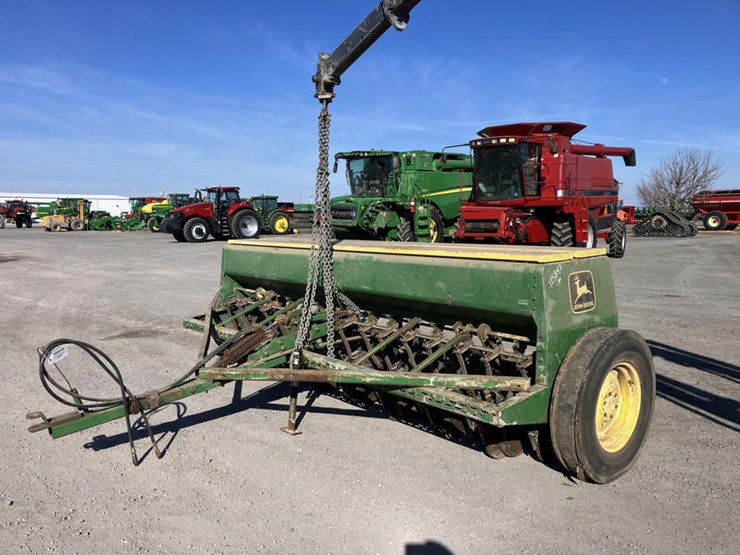 john-deere-8300-image-1