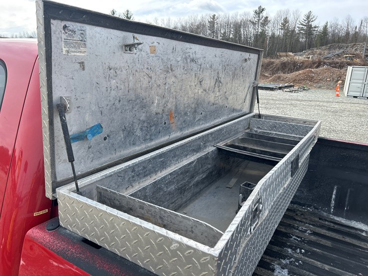 2012-chevrolet-silverado-2500-lt-image-26