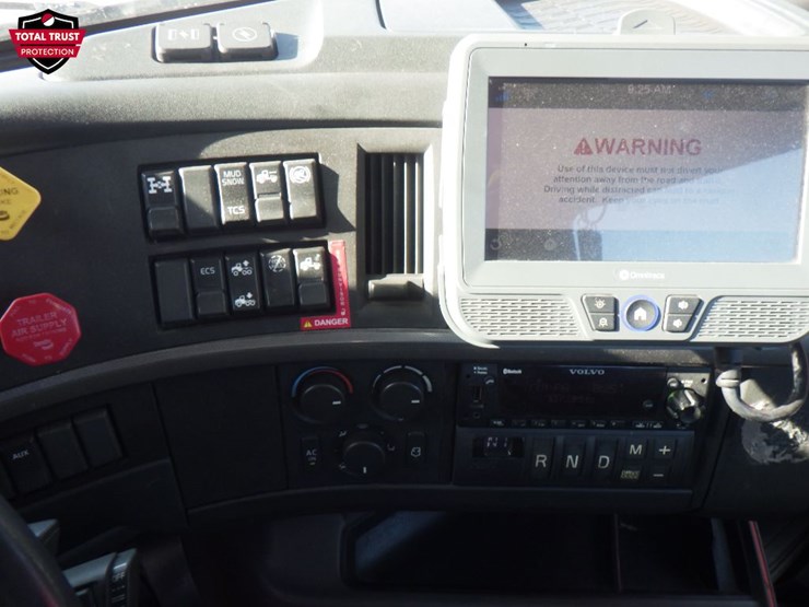 2022-volvo-vnl-300-image-14