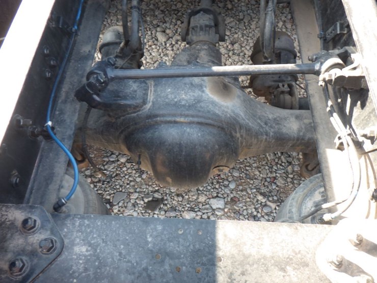 2020-freightliner-cascadia-126-image-9