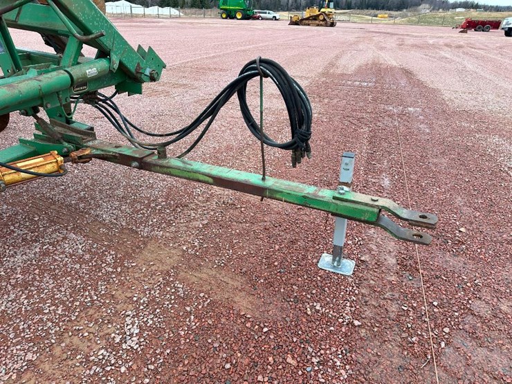 john-deere-235-image-28