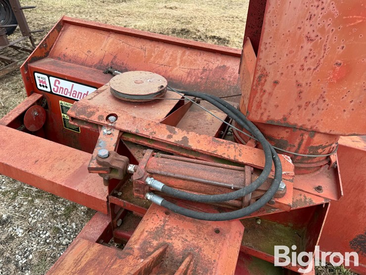 mckee-snolander-1101-8'-snow-blower-image-12