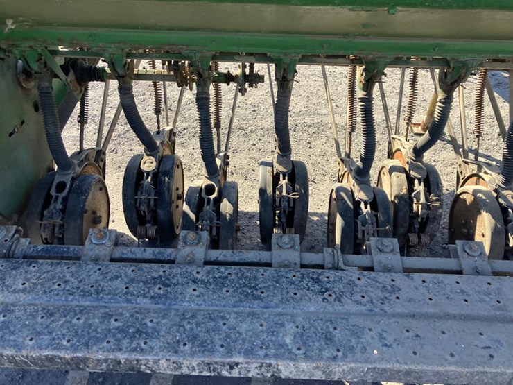 john-deere-8300-image-10