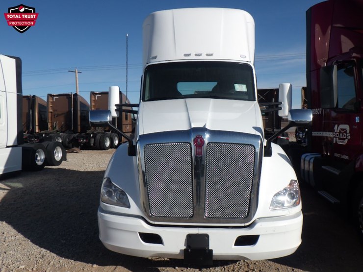 2021-kenworth-t680-image-2