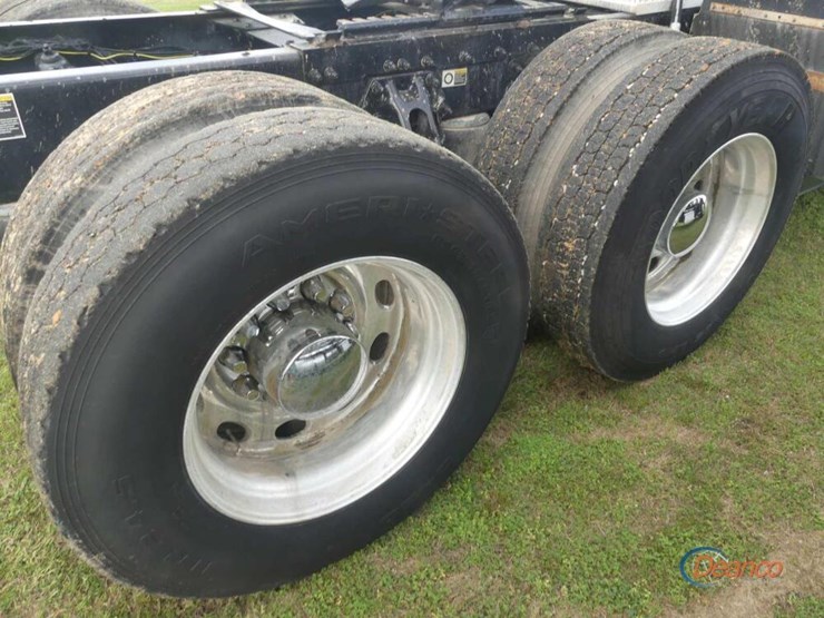 2021-peterbilt-389-image-7