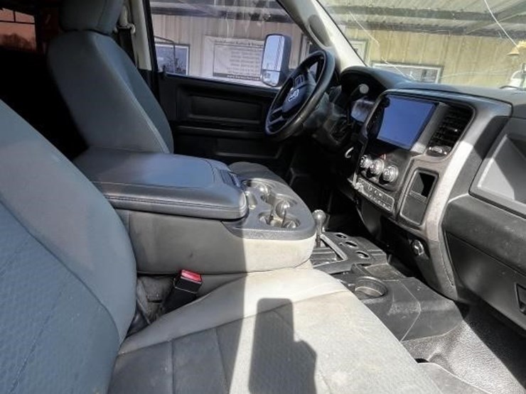 2014-dodge-ram-5500-image-26