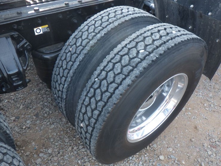 2016-kenworth-t880-image-5