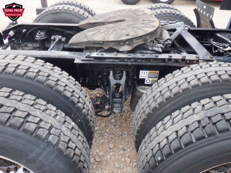 2022-peterbilt-579-image-6