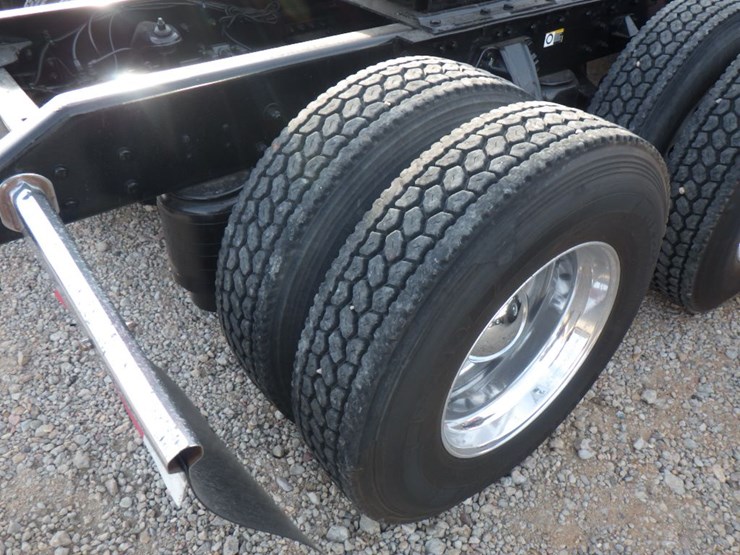 2016-kenworth-t880-image-6