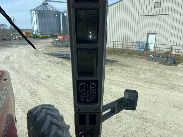 case-ih-magnum-370-cvt-image-41