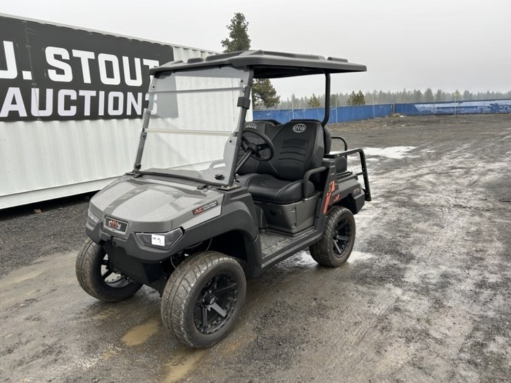 2024-envy-nv4-electric-utility-cart-image-1