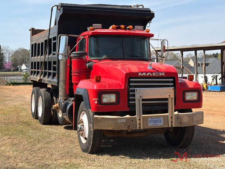 1993-mack-rd690s-image-1