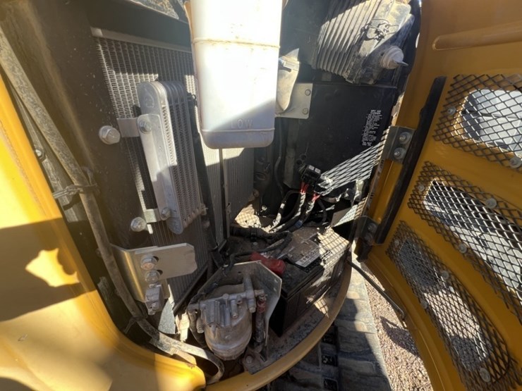 2017-deere-50g-image-16