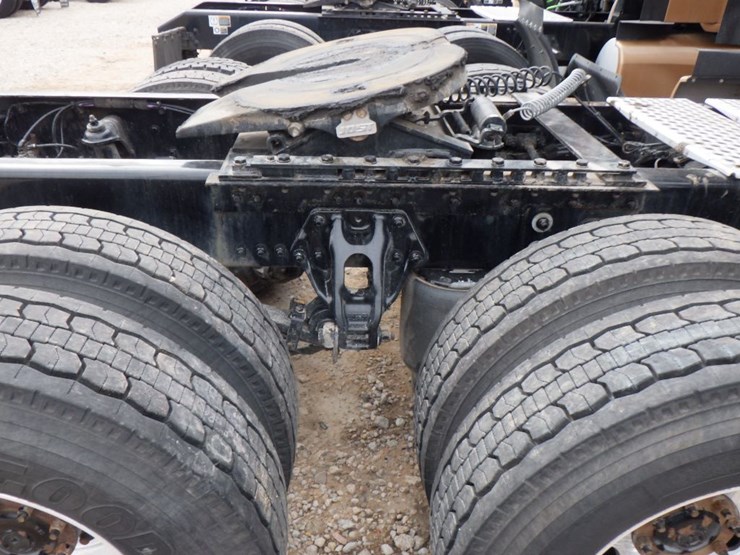 2022-kenworth-t680-image-9