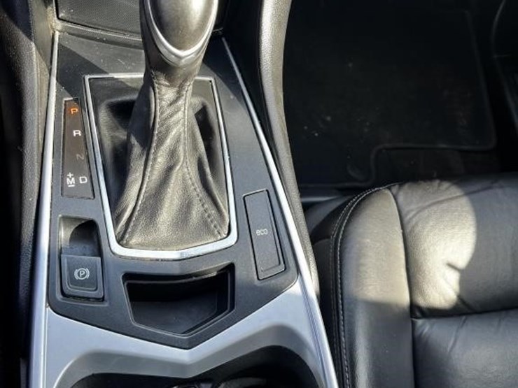 2013-cadillac-srx-image-8