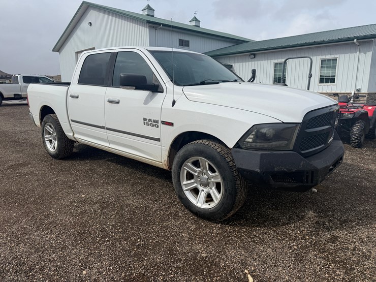 2015-dodge-1500-image-7
