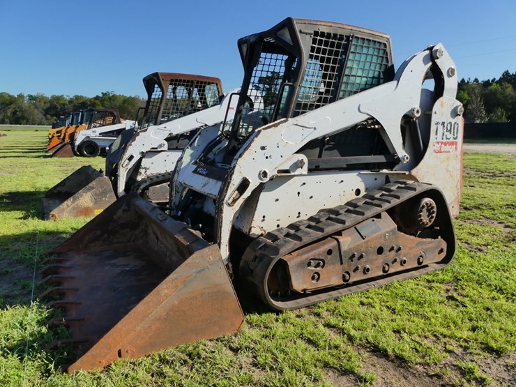2013-bobcat-t190-image-1