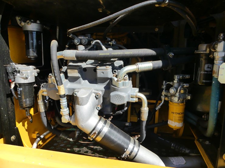 deere-210g-lc-image-10